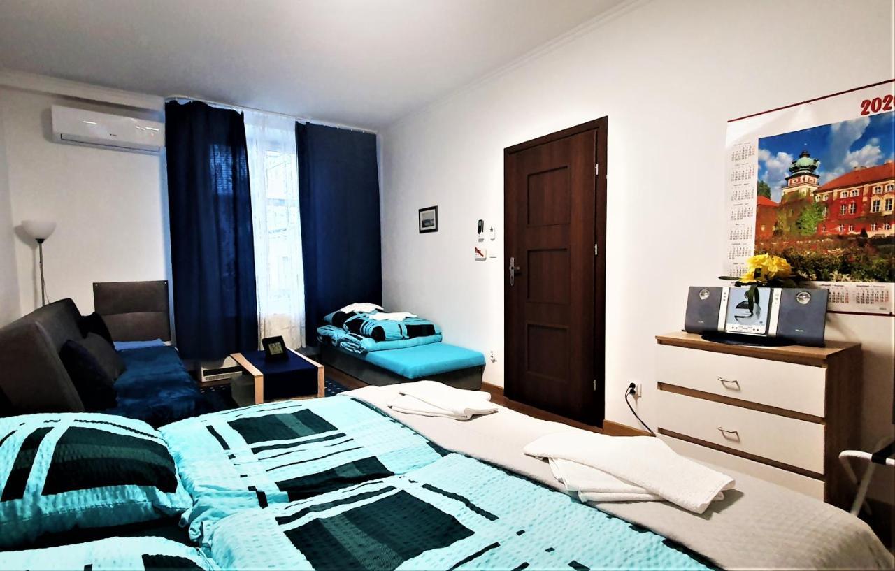 Gaj Apartment - Air Condition, Free Parking Krakau Buitenkant foto
